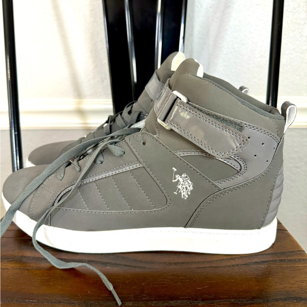 Men's High-Top Sneakers in Gray with Logo Accent